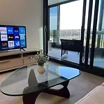 93Op Waterview Retreat Abnb-Style 2Br Free Parking & Near To Mall
